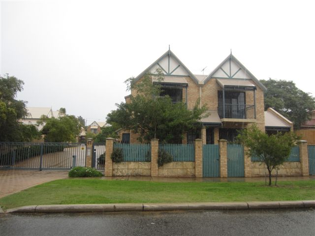 2/44 Harvey Street gallery