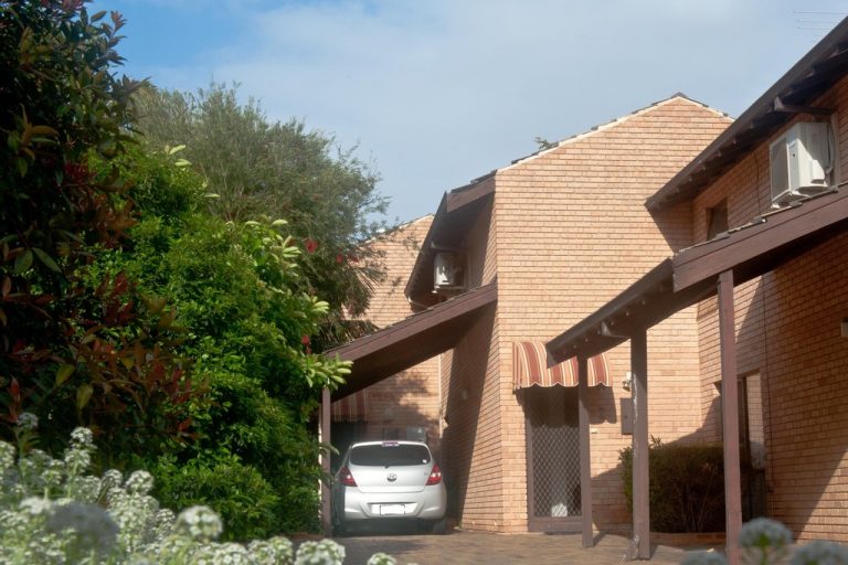 2/42 Violet Grove gallery