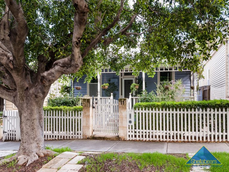 11 Holyrood Street gallery