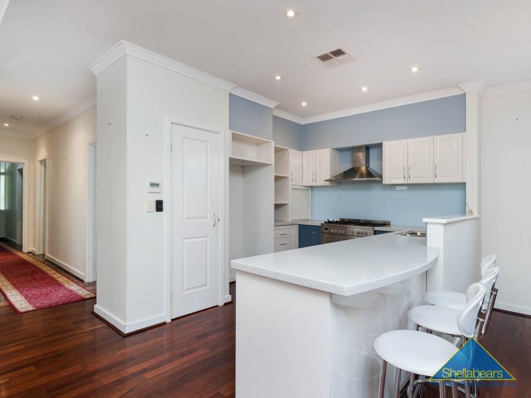 11 Holyrood Street gallery