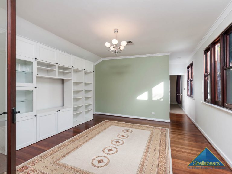 11 Holyrood Street gallery