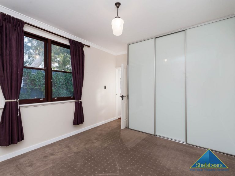 11 Holyrood Street gallery