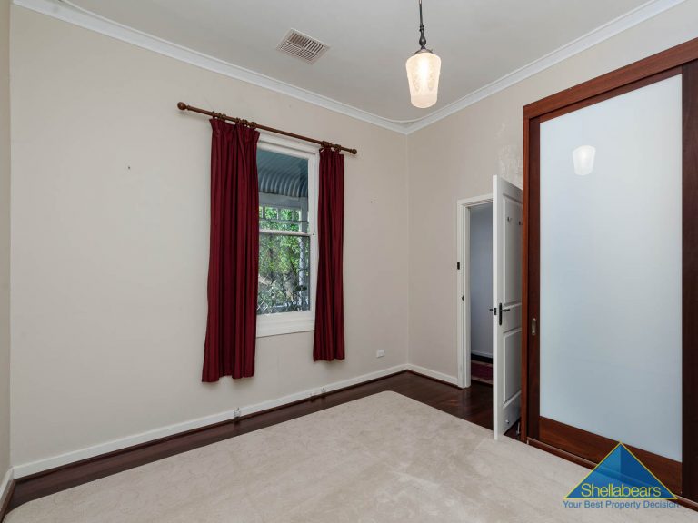 11 Holyrood Street gallery