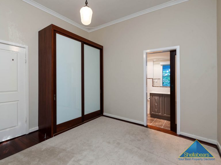 11 Holyrood Street gallery