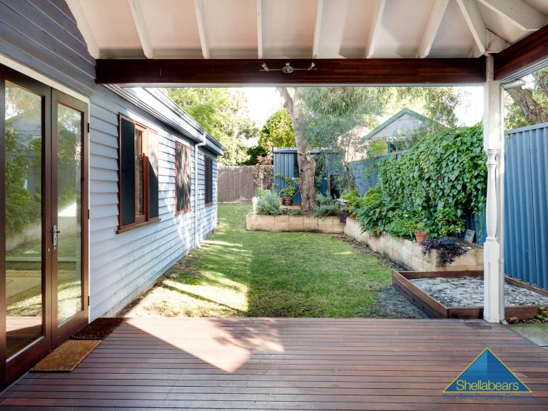 11 Holyrood Street gallery