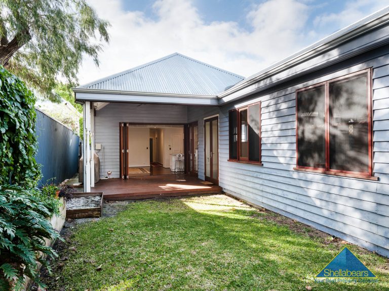 11 Holyrood Street gallery