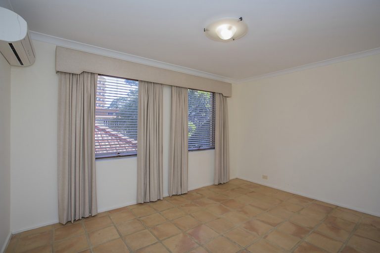 1/4 Airlie Street gallery