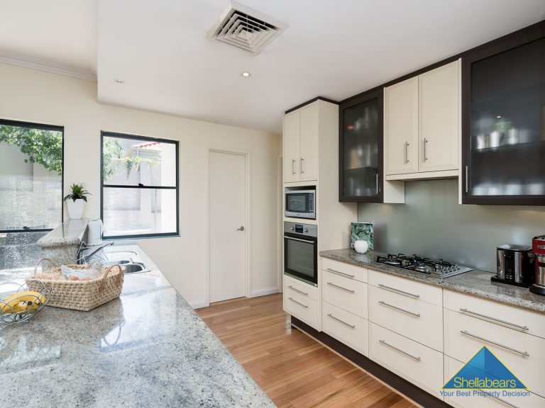 17 Broome Street gallery