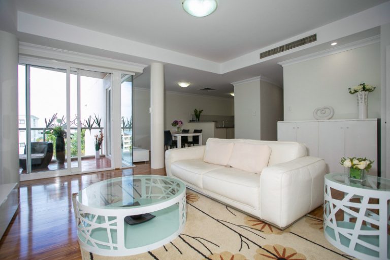 7/69 Malcolm Street gallery