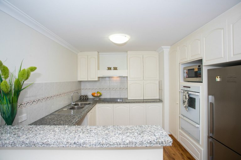 7/69 Malcolm Street gallery