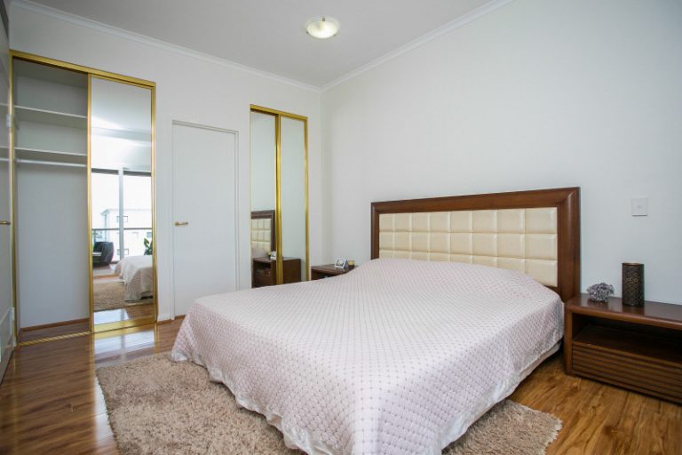 7/69 Malcolm Street gallery