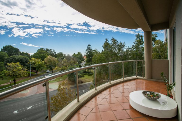 7/69 Malcolm Street gallery