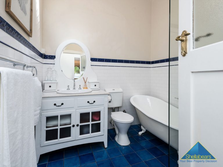 25 Albert Street gallery