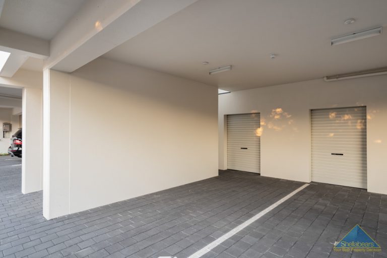 3/1 Bishopsgate Street gallery