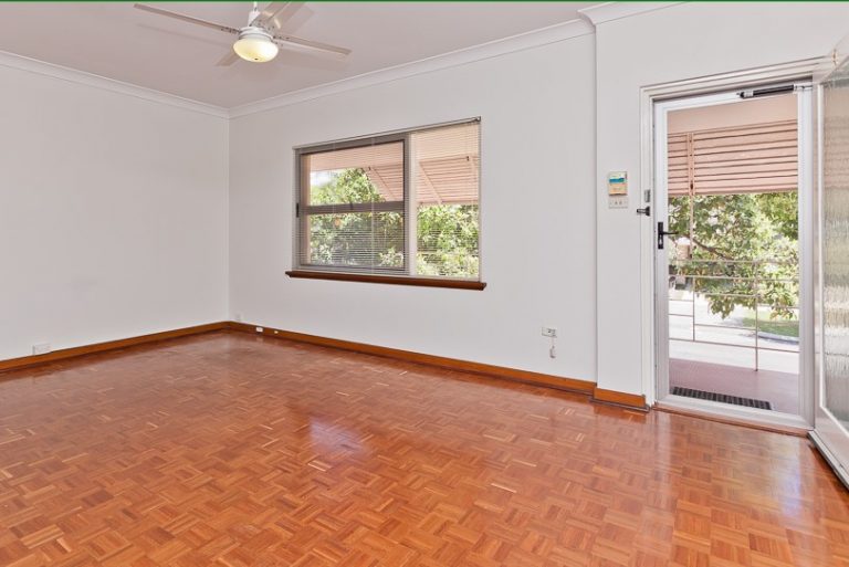 4/52 Langham Street gallery