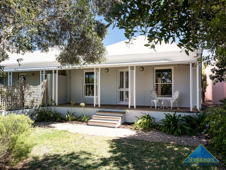 24 Beach Street gallery