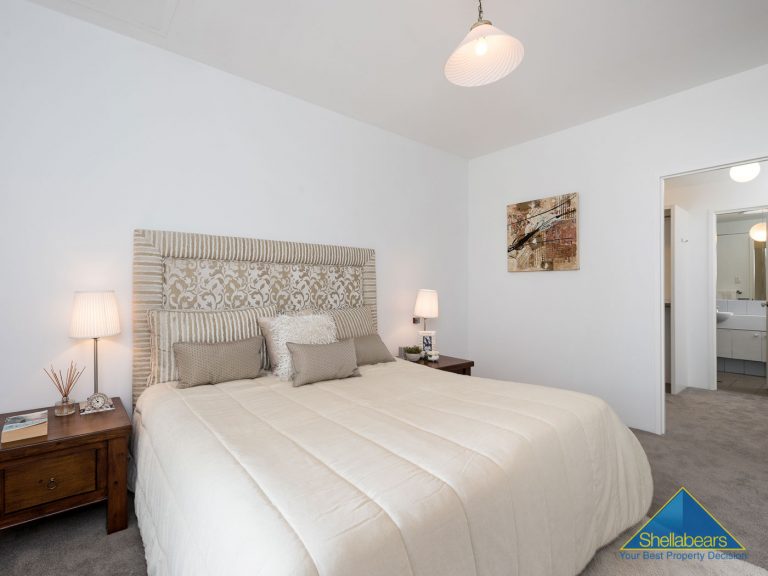 24 Beach Street gallery