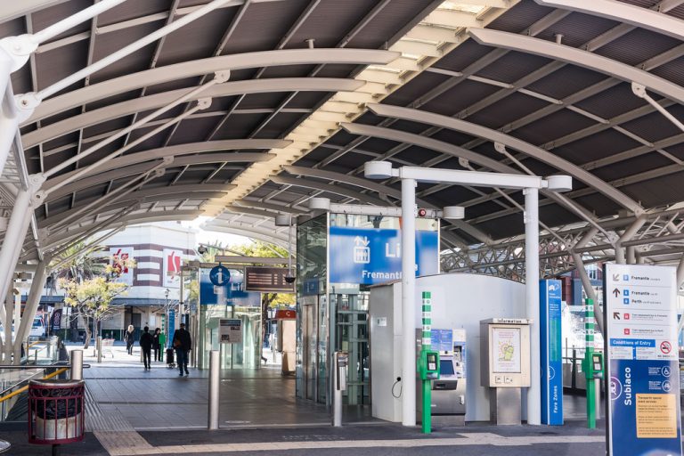 204/15 Roydhouse Street gallery