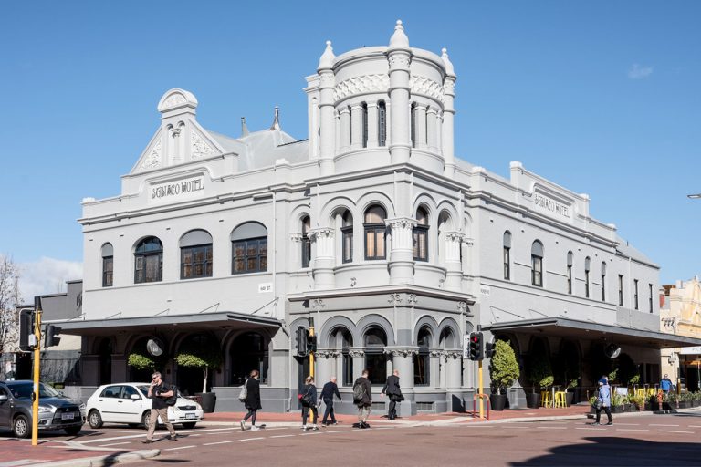 204/15 Roydhouse Street gallery