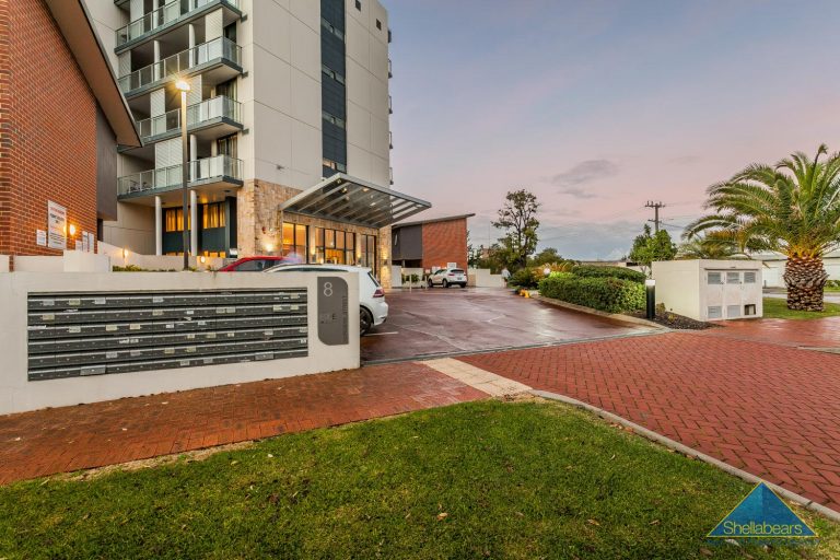 17/8 Hordern Street gallery