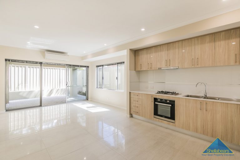 3/29 Bishopsgate Street gallery