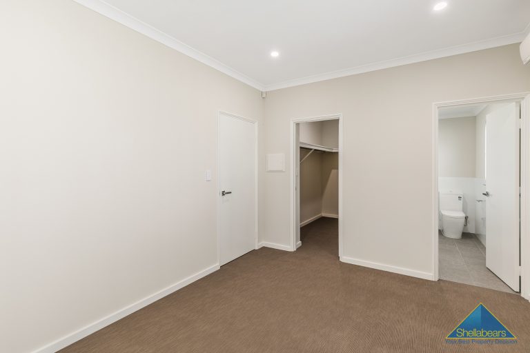 3/29 Bishopsgate Street gallery