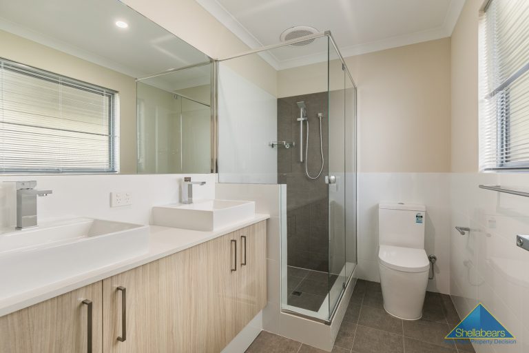 3/29 Bishopsgate Street gallery