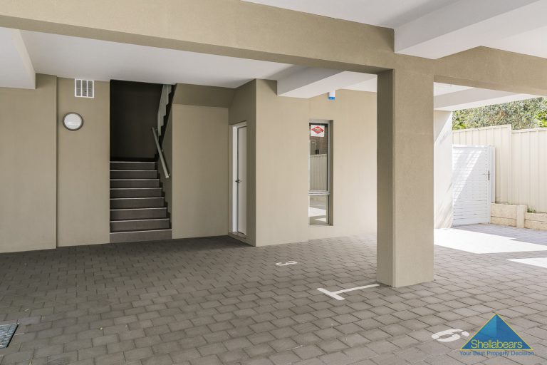 3/29 Bishopsgate Street gallery