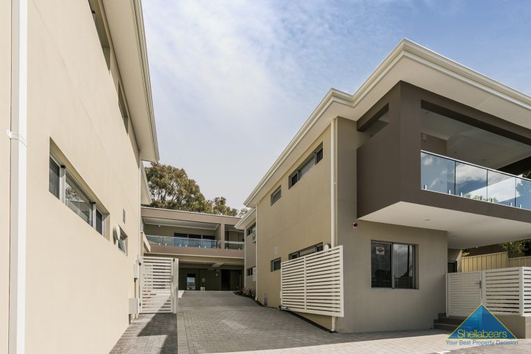 3/29 Bishopsgate Street gallery