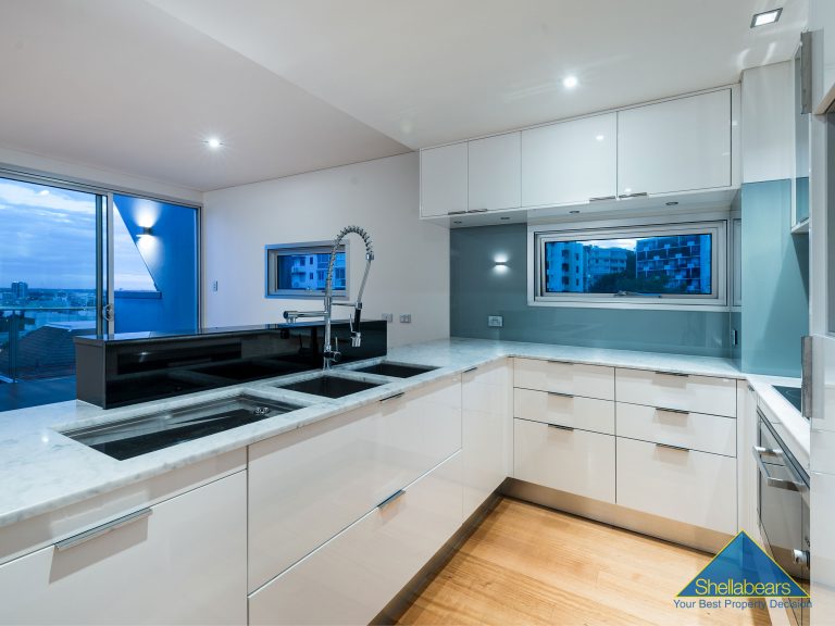 42/33 Malcolm Street gallery