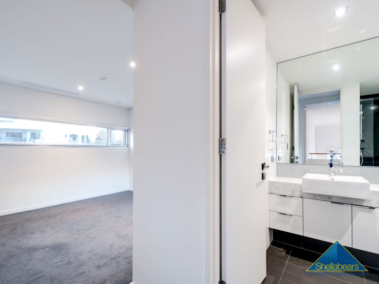 42/33 Malcolm Street gallery