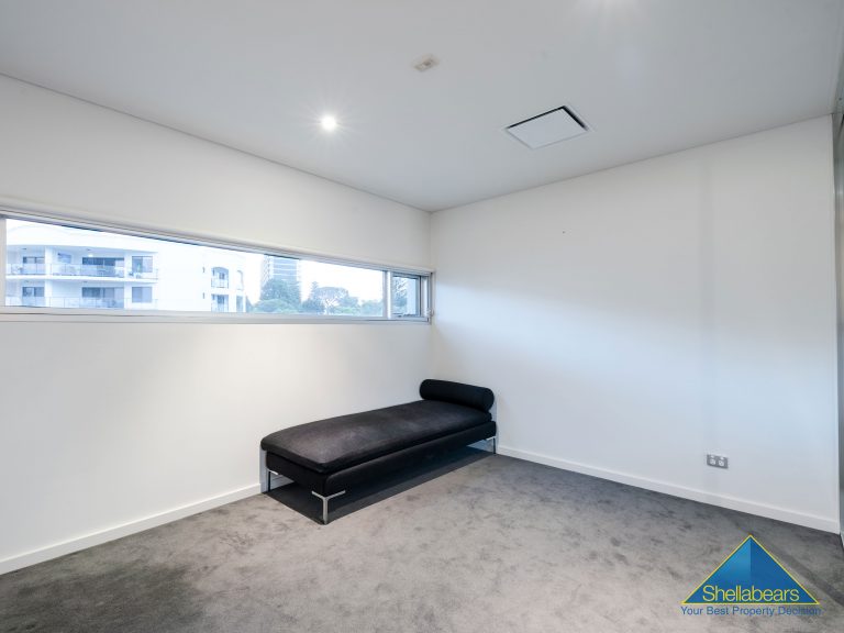 42/33 Malcolm Street gallery