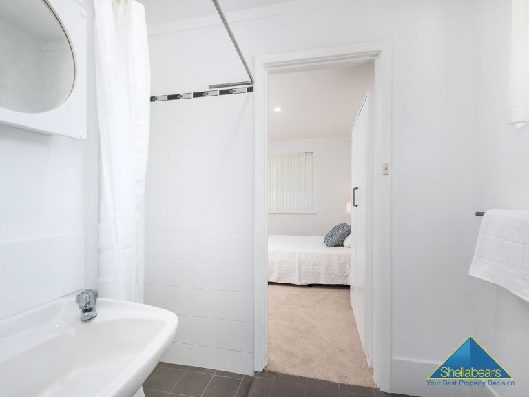 24/70-72 Broadway gallery