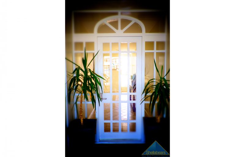 2/6 Eric Street gallery