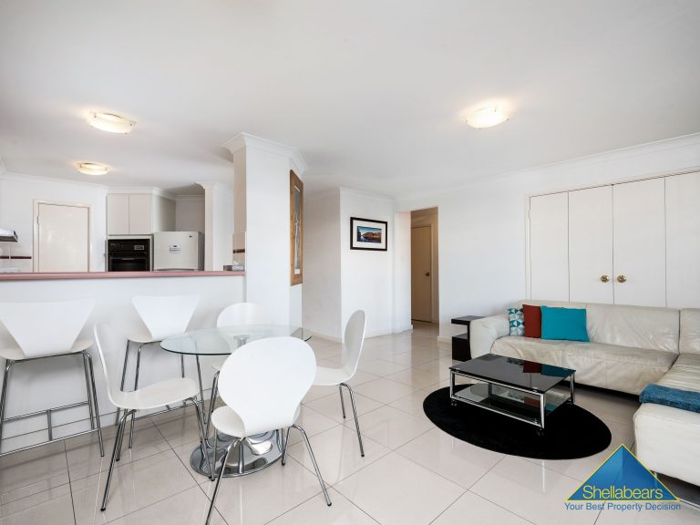 2/6 Eric Street gallery