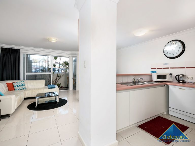 2/6 Eric Street gallery