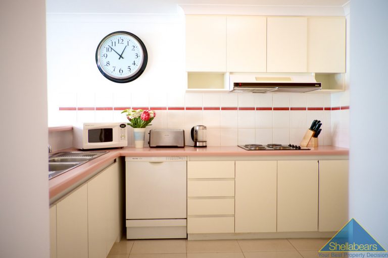 2/6 Eric Street gallery