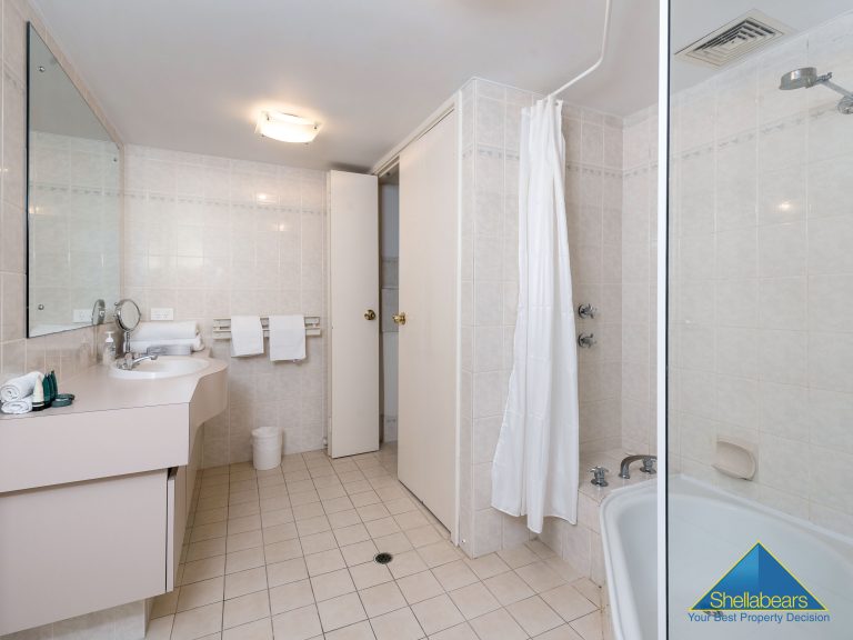 2/6 Eric Street gallery