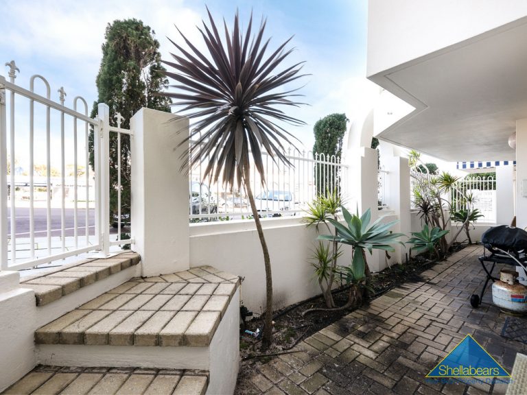 2/6 Eric Street gallery