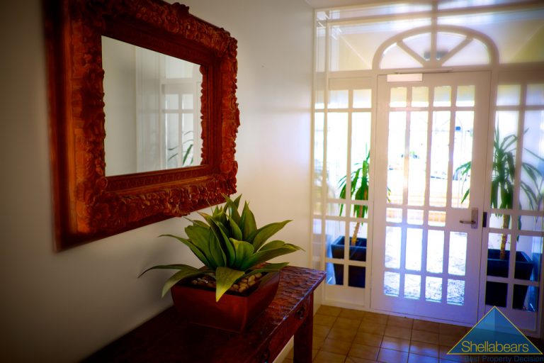 2/6 Eric Street gallery