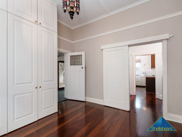 4 Violet Street gallery