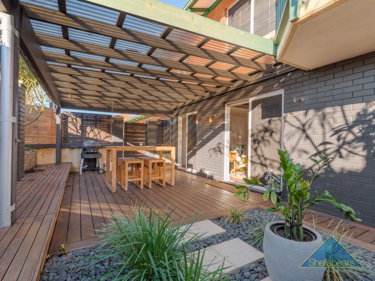 1/6 Stuart Street gallery