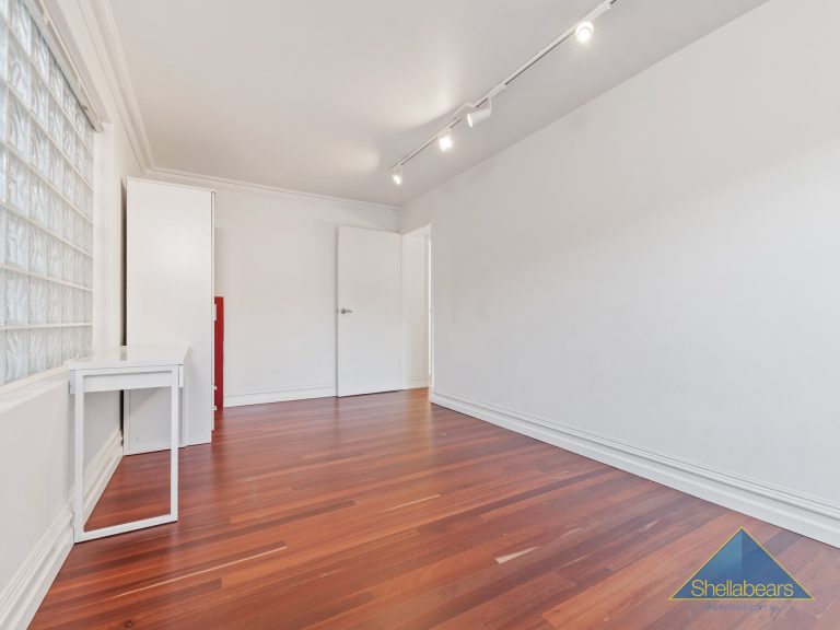 1/6 Stuart Street gallery