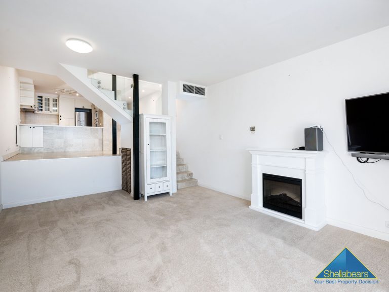 21/3 MITCHELL STREET gallery