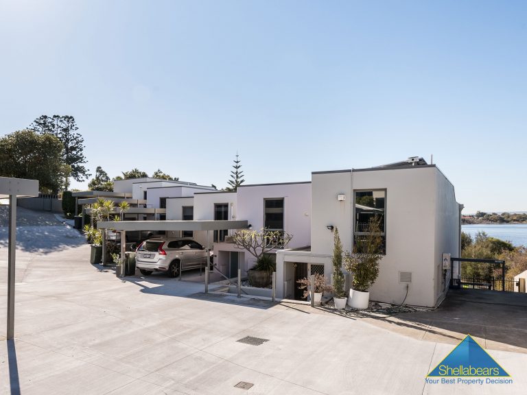 21/3 MITCHELL STREET gallery