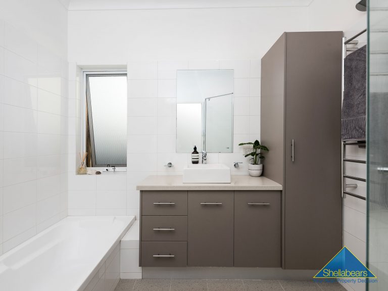 41 Lyons Street gallery