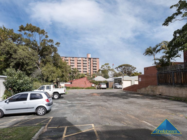 11/8 St Leonards Street gallery