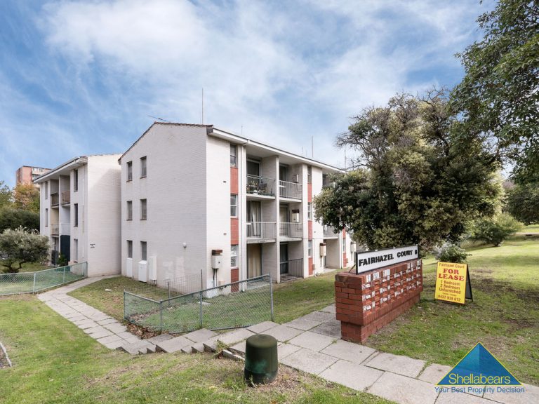 11/8 St Leonards Street gallery