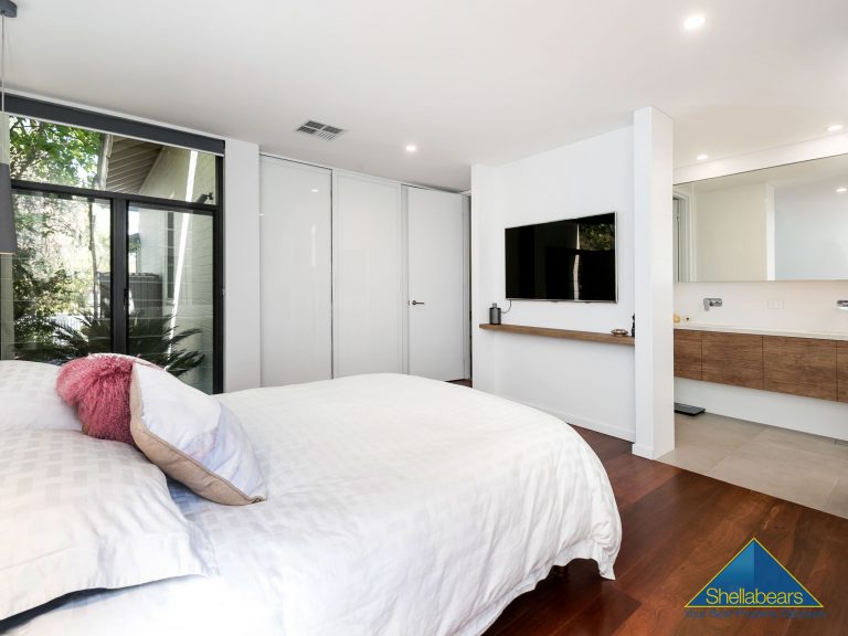 70 Napier Street gallery