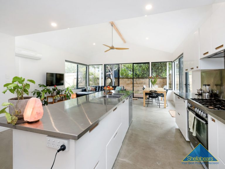 6 Long Street gallery